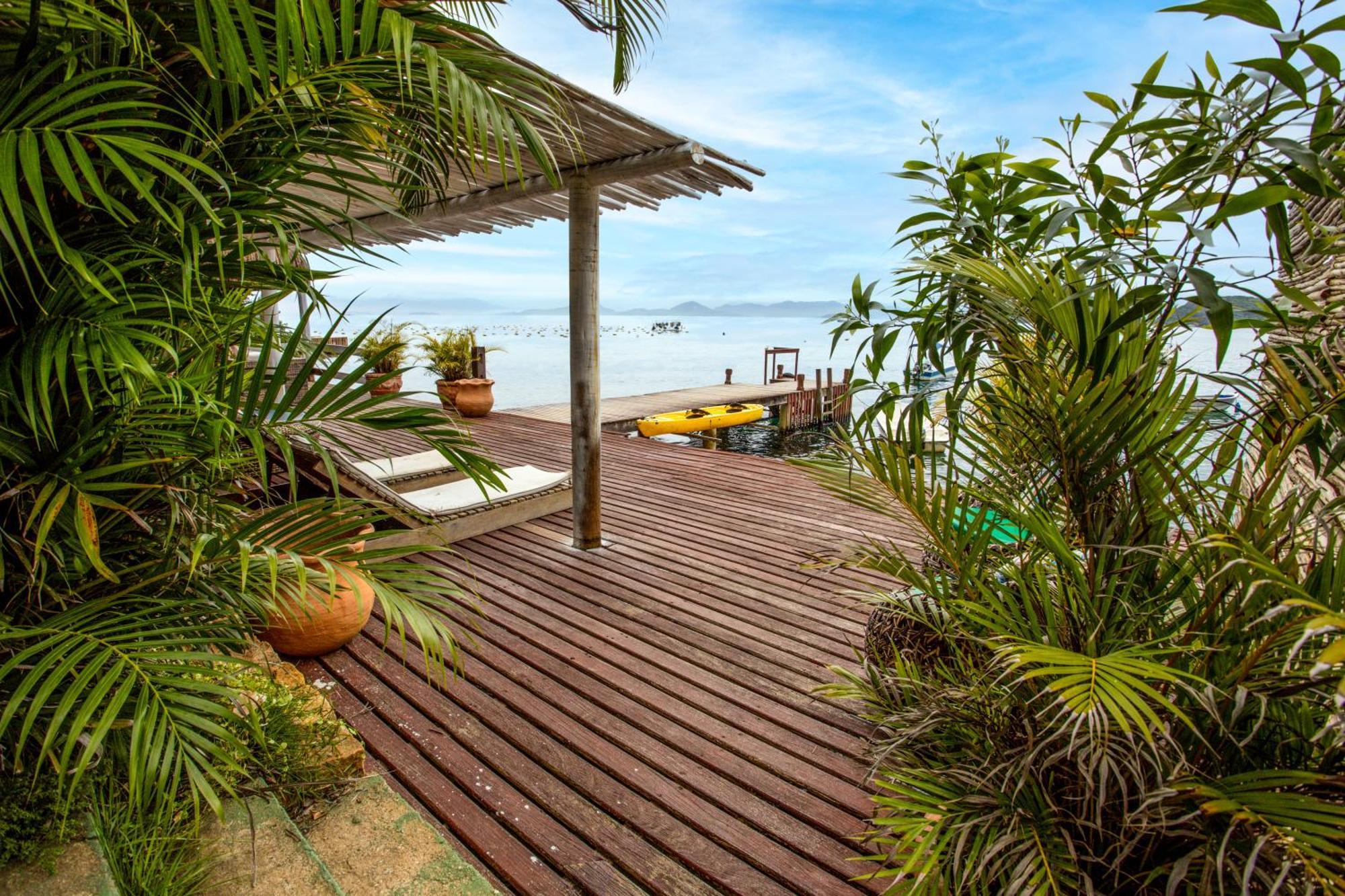 Pousada Cruzoe Praia de Araçatiba エクステリア 写真